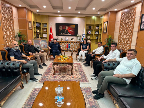 BAŞKAN KOÇ, LGS BİRİNCİSİNİ ÖDÜLLENDİRDİ