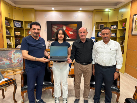 BAŞKAN KOÇ, LGS BİRİNCİSİNİ ÖDÜLLENDİRDİ